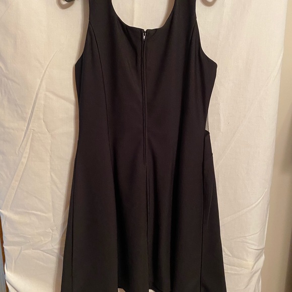 Peekaboo Party Dress - Picture 3 of 7